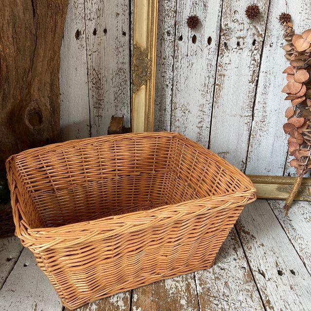 アンティーク　ナチュラル　大きなバスケット　籘かご アンティークナチュラル大きなバスケット籘かご