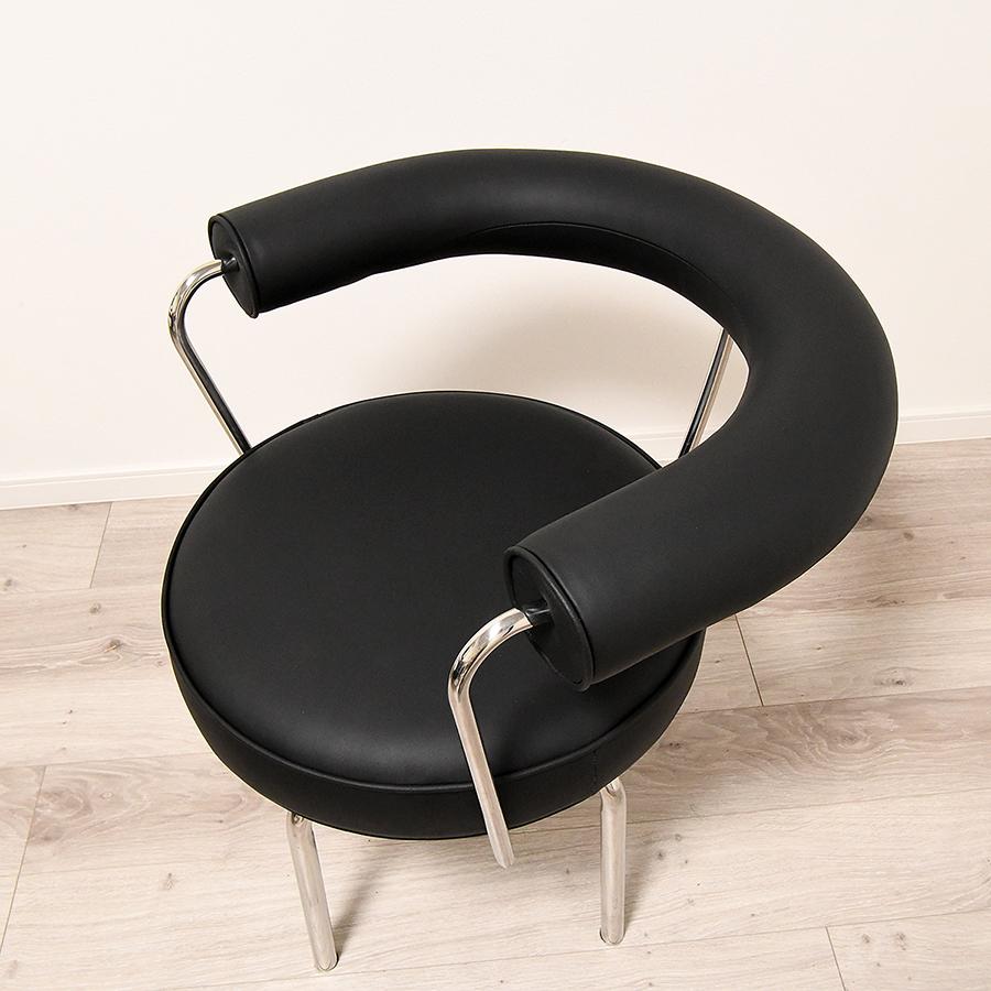 LC7 イタリアンレザー仕様 総本革 色ブラック ルコルビジェによる