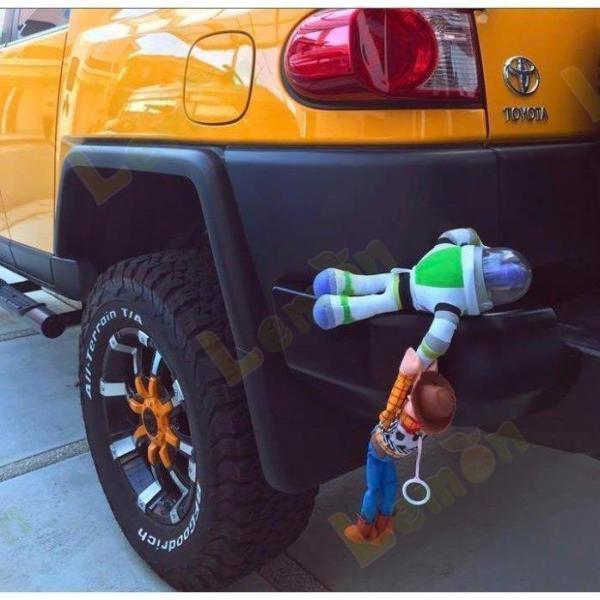 新品！トイストーリー ウッディ バズ 車ぶら下がり人形！ヘルメット付き！フィギュア バズ　ウッディ　車外装用品　車人形 | 