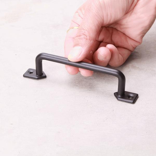 取っ手 ハンドル つまみ 金具 アイアン アンティーク L 黒 金 DIY