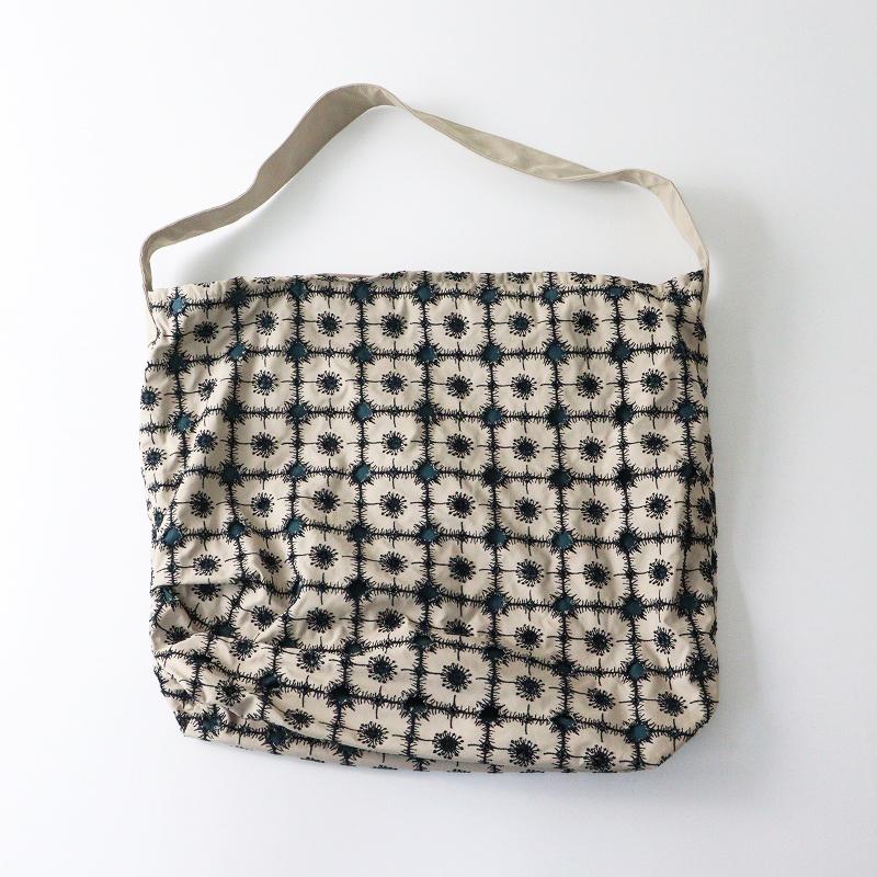 mina perhonen 美品 ミナペルホネン anemone ボディバッグ 大