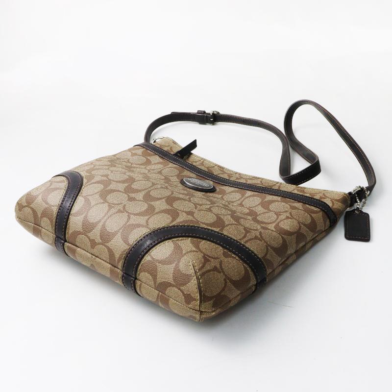COACH（コーチ） 美品 COACH F18926 PVC レザー シグネチャー 