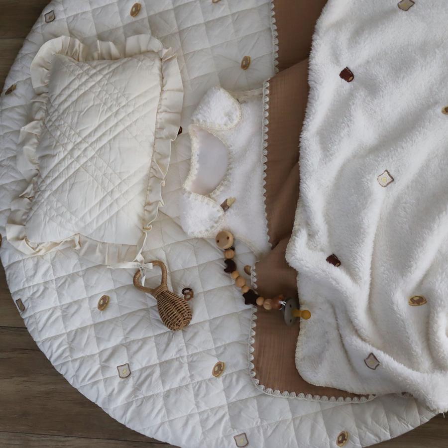 【SALE 半額 12/4, 20時〜12/11】ふわふわファーブランケットpastry 刺繍　Sサイズ（約70×85cm）ふわふわ　ペストリー　刺繍 オリジナル デザイン　本場韓国製 |  | 05