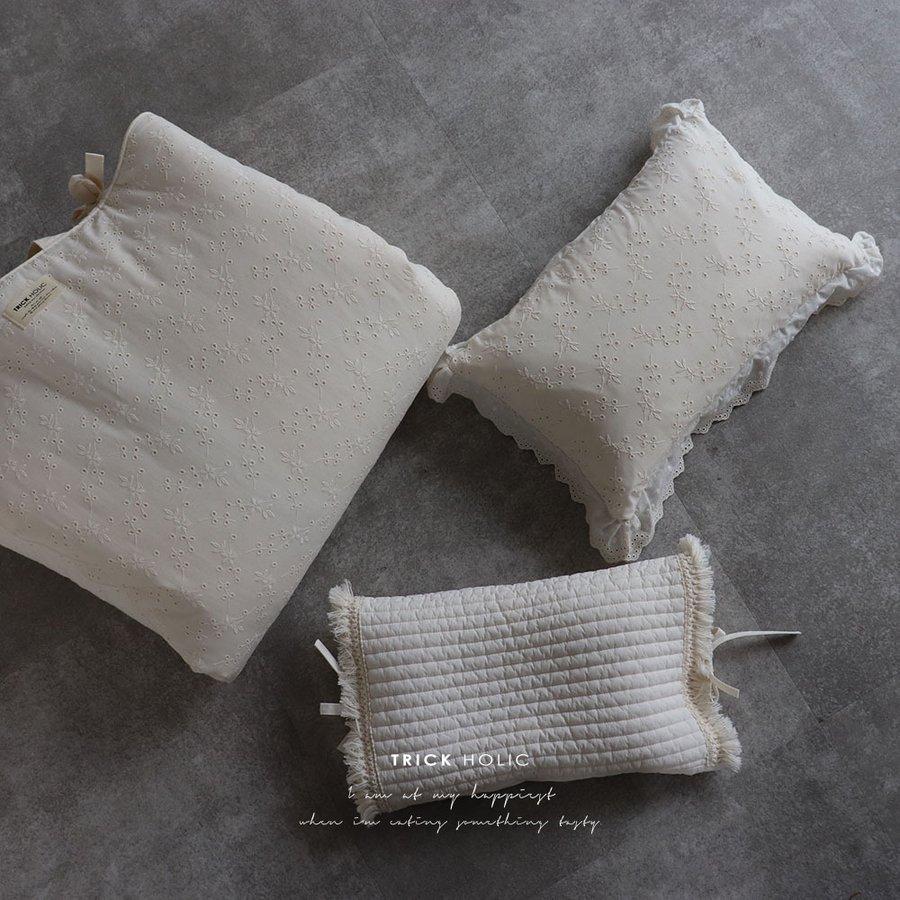 eyelet lace petit pillow cushion アイレットレースプティピロー