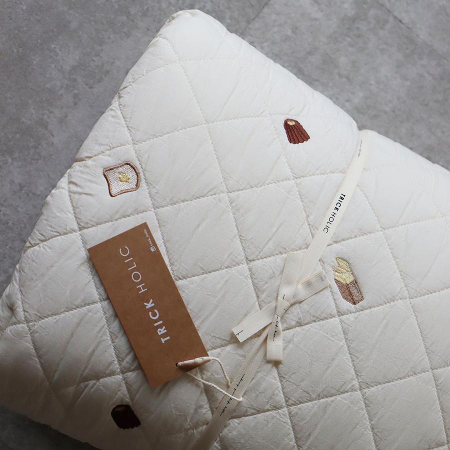 2/18 PM 4頃再入荷】pastry ラウンドラグ 刺繍 ラグマット ヌビマット