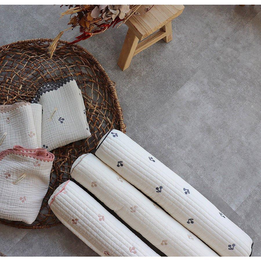 mini bolster cushion さくらんぼ刺繍 プレミアムキルト miniボルスタークッション（約60×10ｃｍ） | 