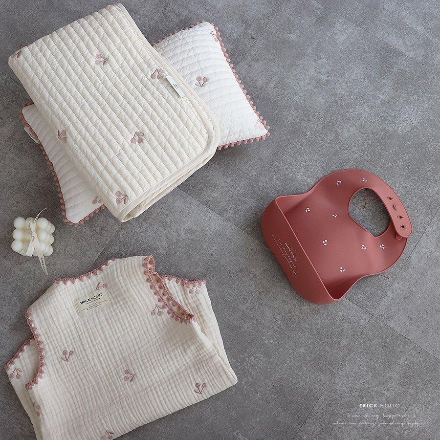 プレミアムイブルおむつ替えマット 星月 さくらんぼ くま レモン ビンテージ 防水マット 刺繍 Holic 21新発 トリックホリック 約45 70ｃｍ 裏面防水 Trick