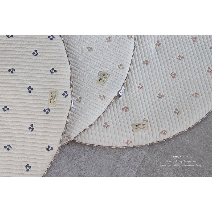 TRICK HOLIC トリックホリック さくらんぼ刺繍イブル トリックホリック イブルさくらんぼ柄 195×205cm TRICK HOLIC イブル