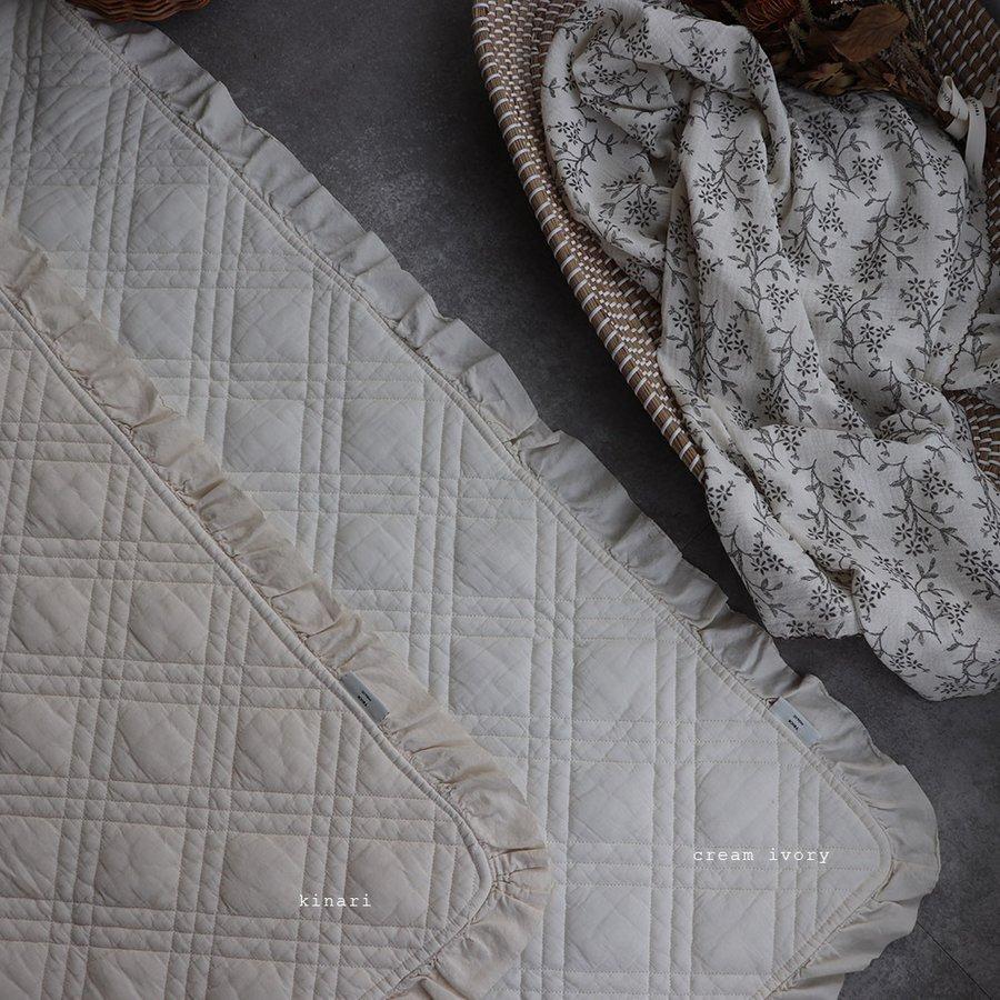 中綿増量 french frill quilt ibul 約150×200cm（フリル含まず）フリル