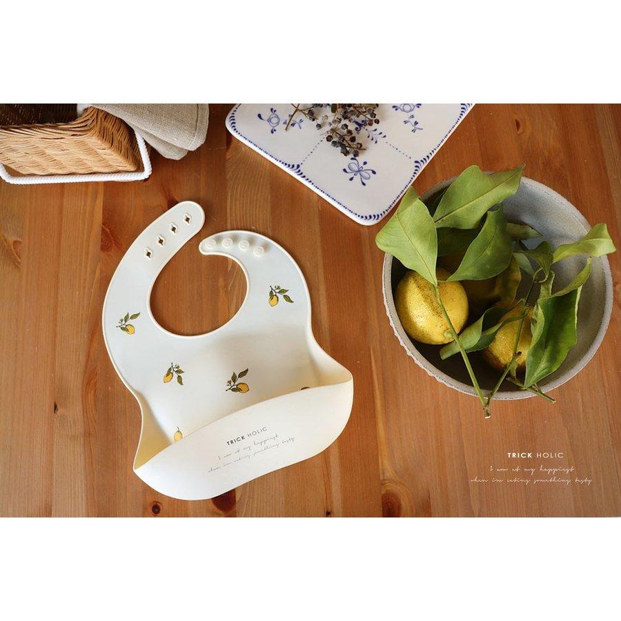 【8/5 PM 2時頃再入荷】【1点までネコポス可】TRICKHOLIC　シリコンビブ※模倣品類似品にご注意ください!!トリックホリック　レモンビブ　ブルーベリービブ |  | 03