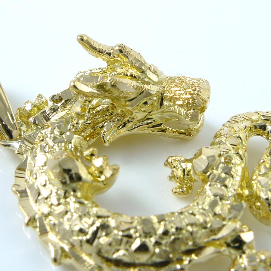 ドラゴン彫刻 k18 ペンダントトップ 本日いっぱいの価格❗️ TRIDEA