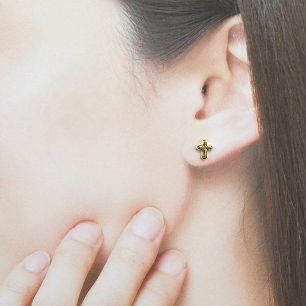 十字架 クロス ピアス K18 イエローゴールドピアス 小さめ ぷっくり 