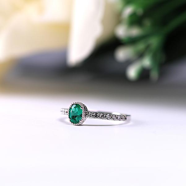 爆買 （r239576）指輪 PT エメラルド&ダイヤモンドリング 0.3ct 0.18ct ミル打ち アンティーク 5月誕生石 一粒 レディース | ブランド登録なし | 03