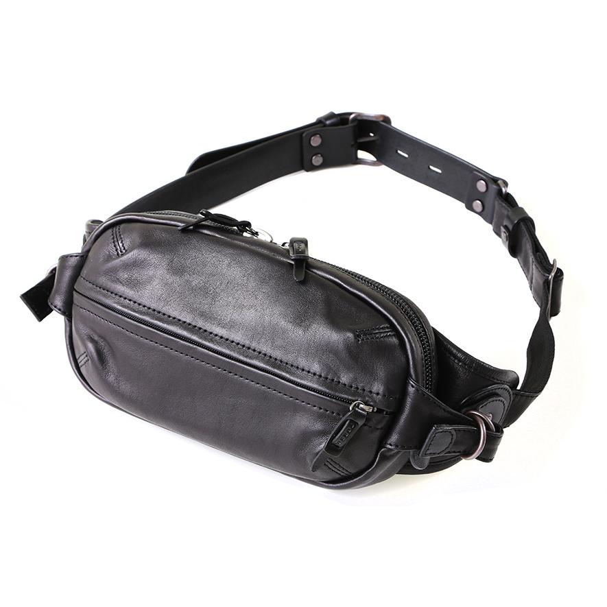 美品　コルボ　CORBO ブラック 本革　レザー　ボディバッグ CORBO（コルボ） CORBO. 羊革 シープスキン サンドッグ Sun Dog SHEEP