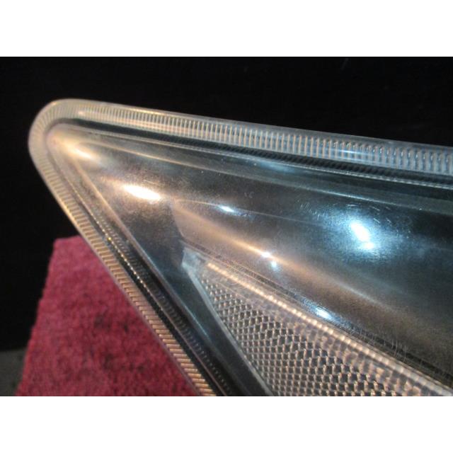 レクサス CT DAA-ZWA10 右ヘッドライト Ｈ23 ハロゲン 純正 81130-76090 ☆即決の画像