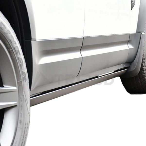 ランドローバー・ディフェンダー <br>右ハンドル 電動サイドステップ | ランドローバー | 02