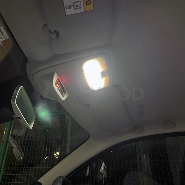 匿名配送　ルノー純正　トゥインゴ 1 新品開封のみ　デッドストックルームランプ ルノー（RENAULT） TP-TWRL トゥインゴ LEDルームランプ : 輸入車