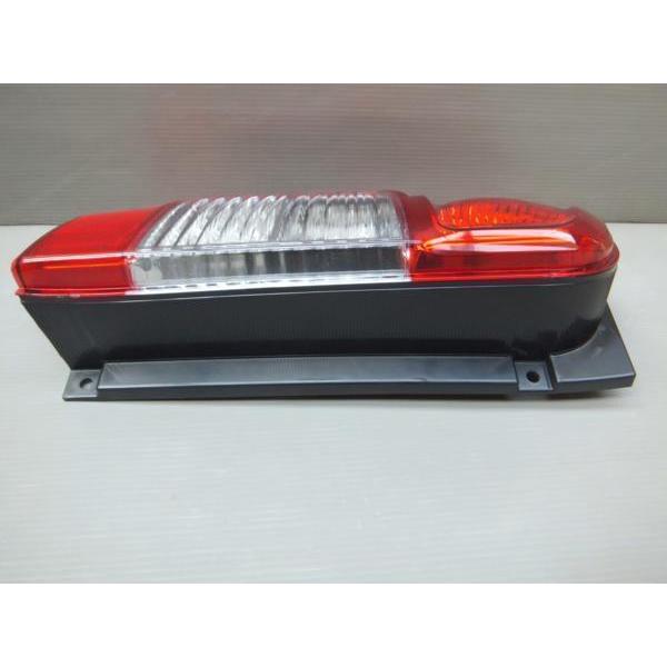 日産（NISSAN） NV350 キャラバン E26 純正タイプ テールランプ 左右