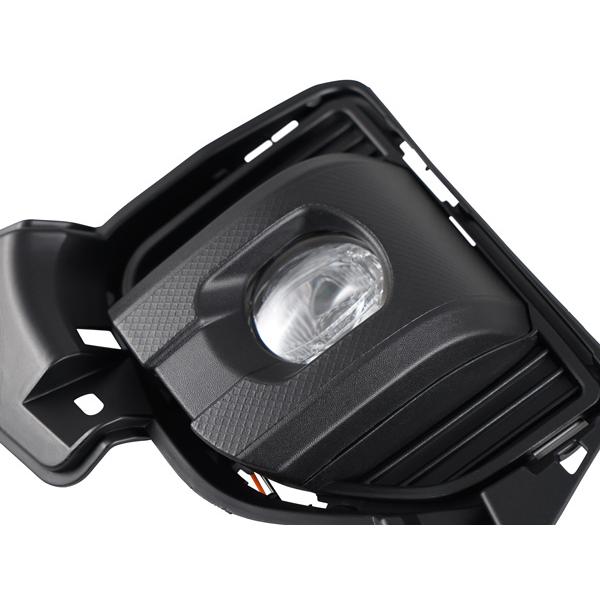 ハイエース 200系 7型 8型 純正タイプ LEDフォグランプ : トライ