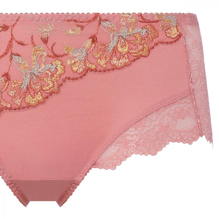 Triumph（トリンプ） 期間限定セール レッドレーベル バイ トリンプ