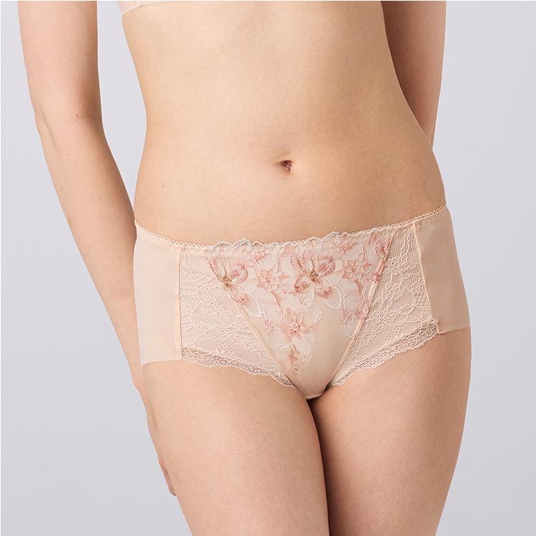 Triumph（トリンプ） 期間限定セール 天使のブラ 魔法のハリ感636
