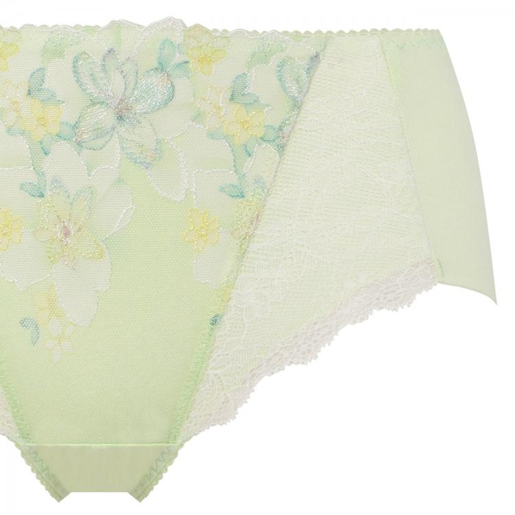 Triumph（トリンプ） 期間限定セール 天使のブラ 魔法のハリ感636