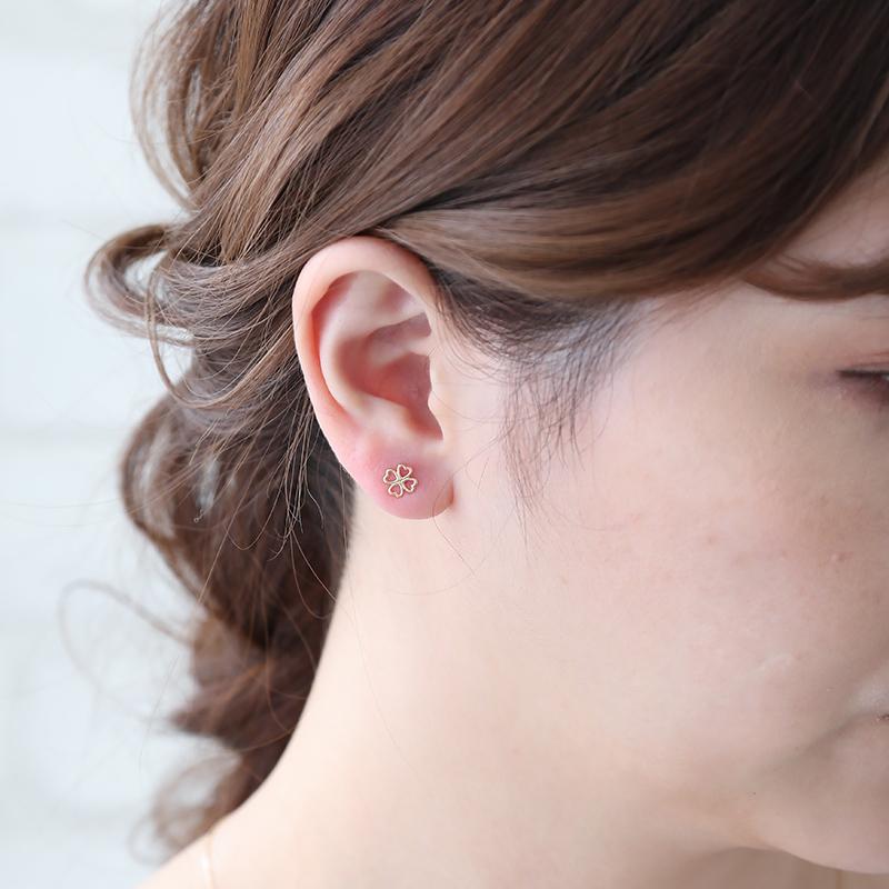ピアス 18K クローバーピアス イエローゴールド 金属アレルギー ピアス 18K クローバーピアス イエローゴールド 金属アレルギー