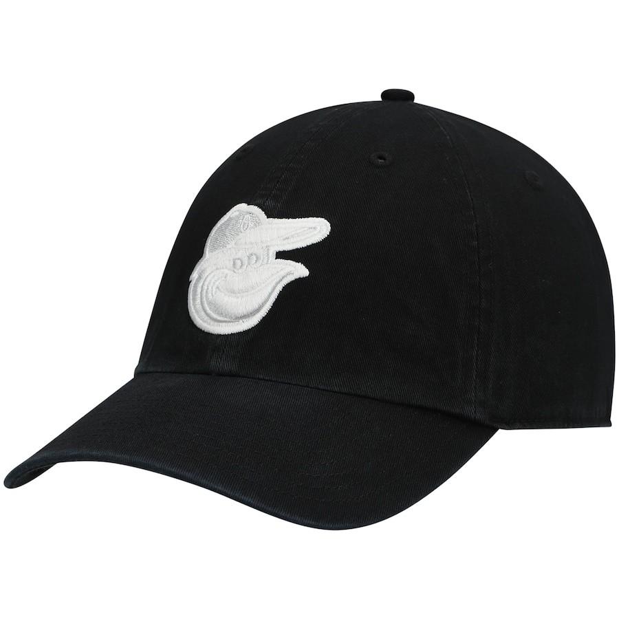 フォーティーセブン メンズ キャップ ”Baltimore Orioles" '47 Challenger Adjustable Hat - Black｜troishomme