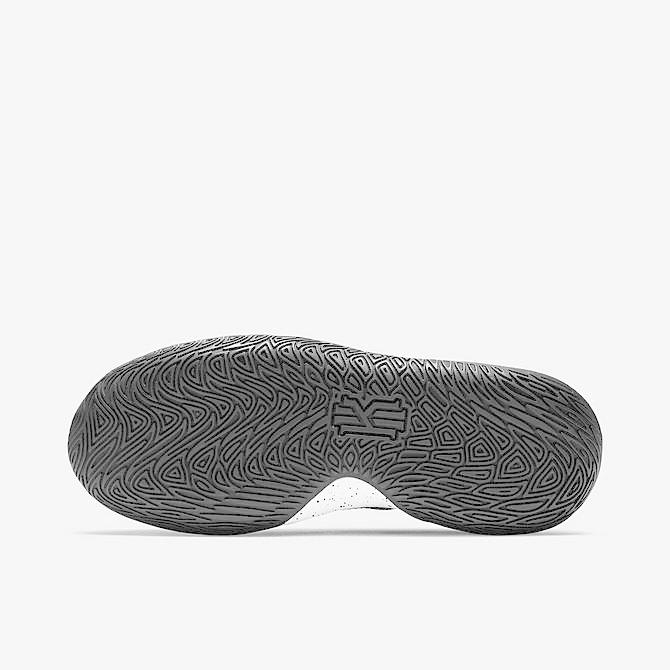 ナイキ キッズ レディース カイリー フライトラップ４ Nike Kyrie Flytrap 4 Gs バッシュ ミニバス Black White Metallic Silver Ct5537 001 バッシュ アパレル Troishomme 通販 Yahoo ショッピング