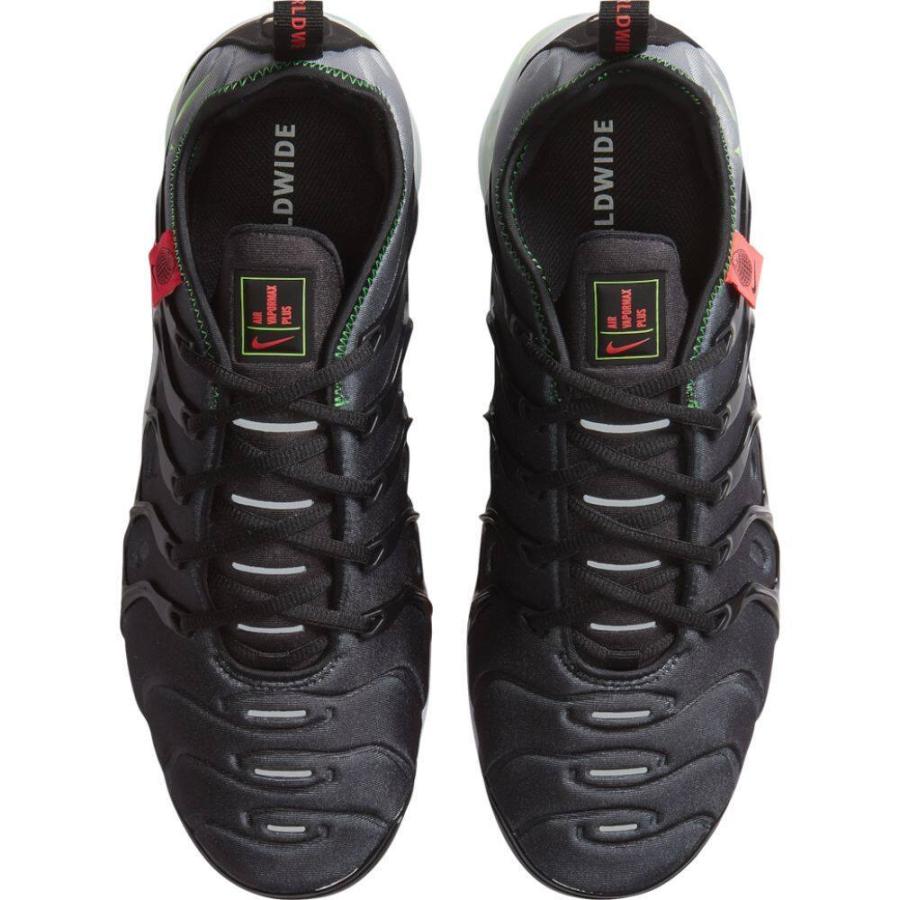 vapormax plus black flash crimson