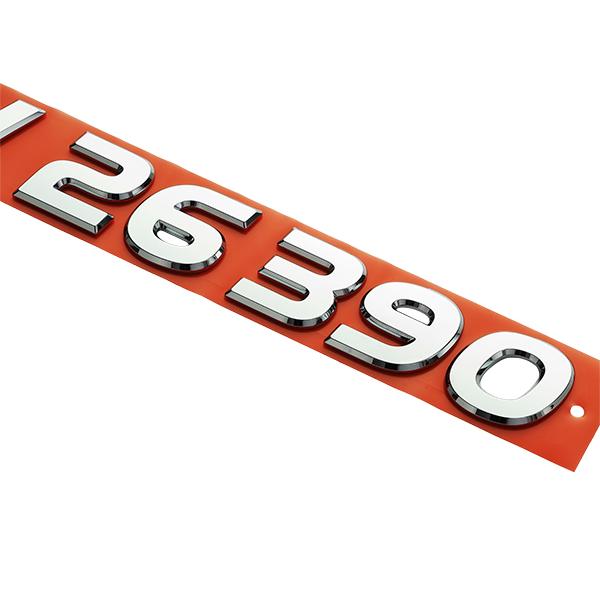 UDトラックス純正 クオン 17クオン パーフェクトクオン エンブレム