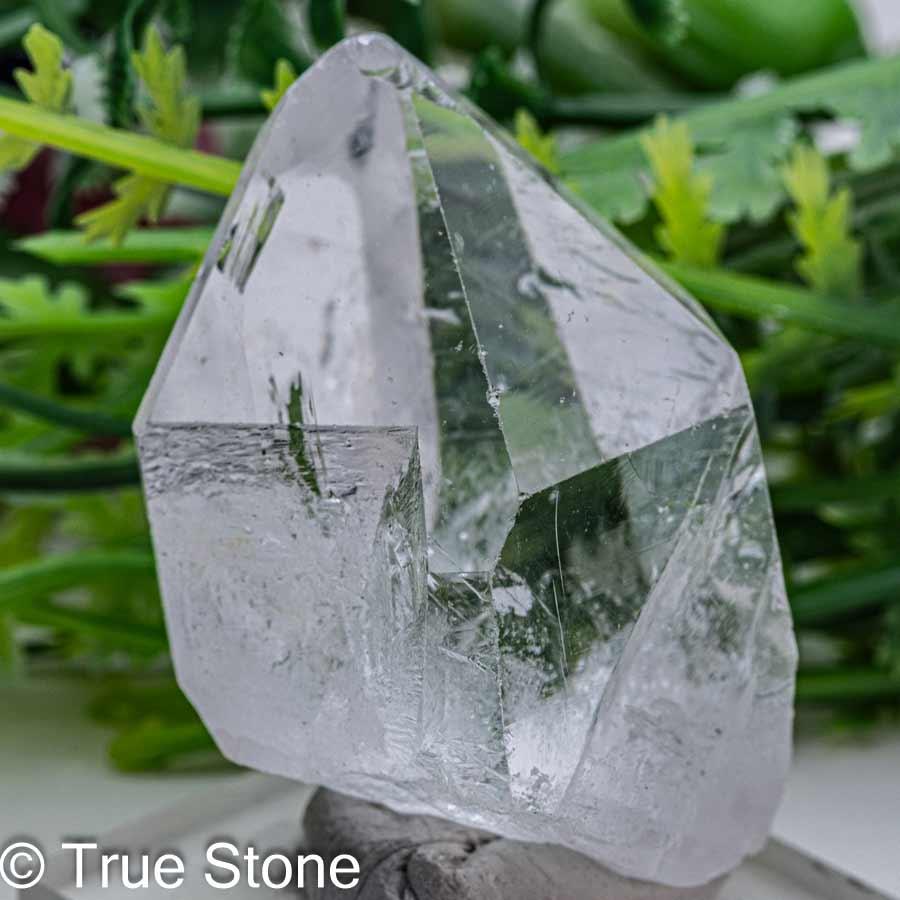 ブラジル ミナスジェライス州産水晶 ポイント 約217.9g ブラジル ミナスジェライス州産水晶 ポイント 約217.9g