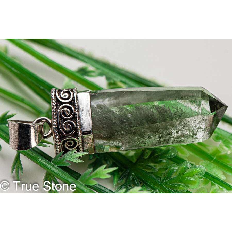 ネパール ガネッシュヒマール産ヒマラヤ水晶 ポイント 31.8g