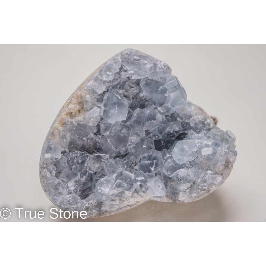 セレスタイト 天青石 天上界 原石 568g ハートシェイプ 天使 ジオード