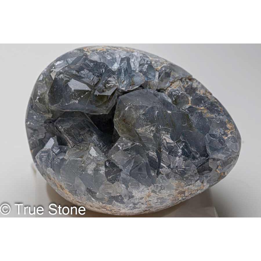 セレスタイト 天青石 天上界 原石 天使 ジオード 晶洞 ドーム 天然石 楽天市場】セレスタイト 天青石 天上界 原石 835g 天使 ジオード