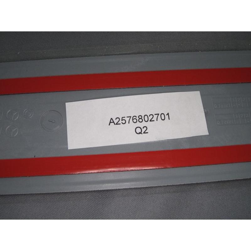 ベンツ　W124 スカッフプレート　エントランスモール　AMG ベンツW124純正プロテクターモール ベンツ W124 スカッフプレート