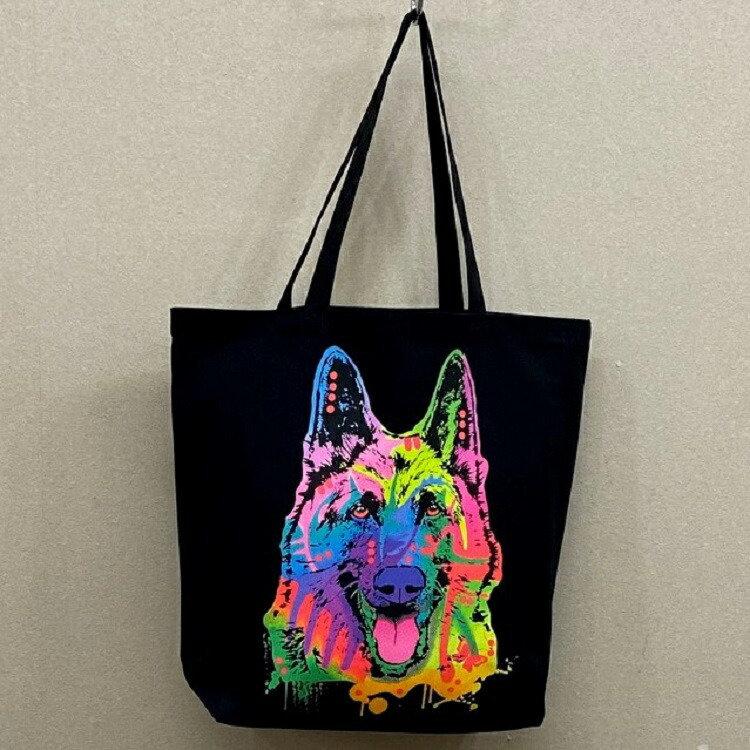 ハンドメイド 刺繍 森の散歩道のト― トバック yulaの幸せの刺繍』から、刺繍キットの紹介です。 森の散歩道