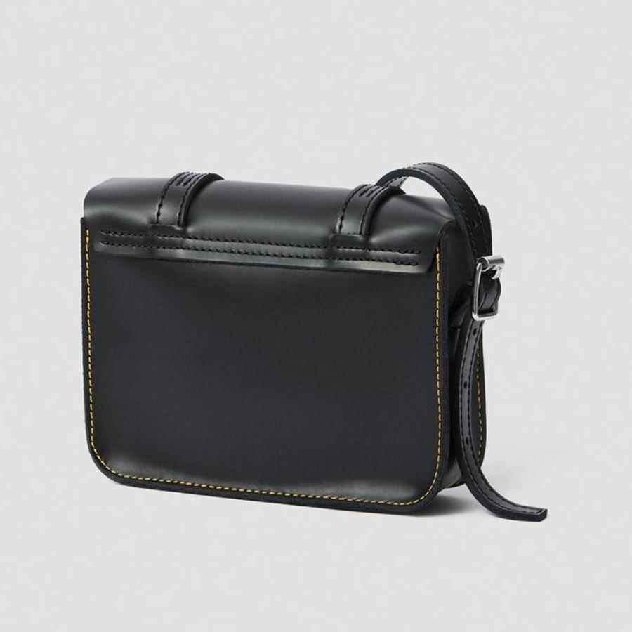 Dr.Martens ドクターマーチン 国内正規品 ショルダーバック