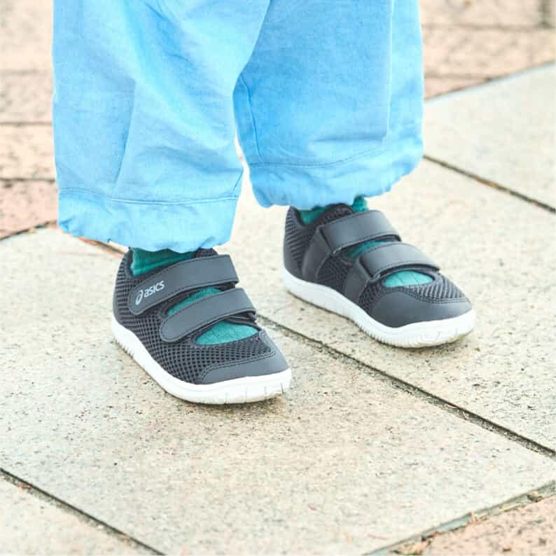 ASICS（アシックス） スニーカー キッズ スクスク 1144A365 asics