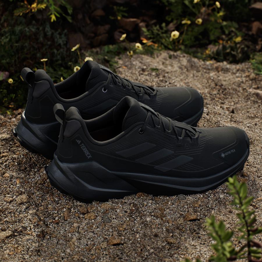 【新品未使】adidas GORE-TEX ブラック スニーカー ゴアテックス搭載、オールブラックのアディダス「スタンスミス」…梅雨