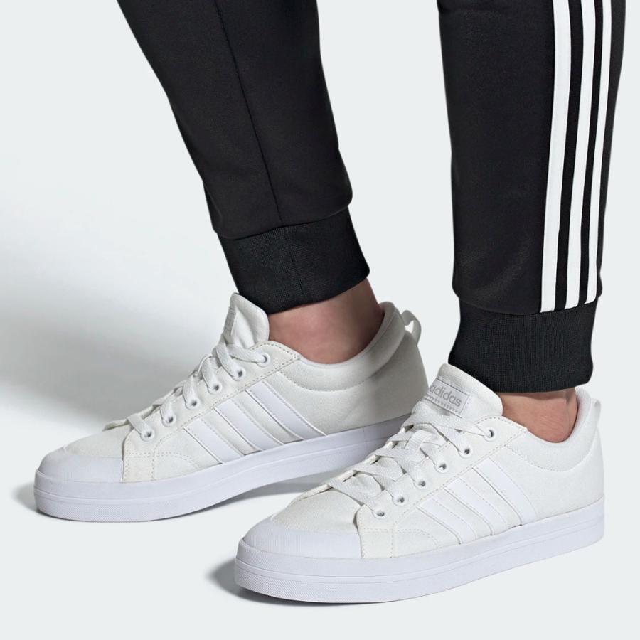 アディダス 40%OFF 決算セール 送料無料 スニーカー レディース メンズ BRAVADASKATE ブラヴァーダスケート adidas  FW2882