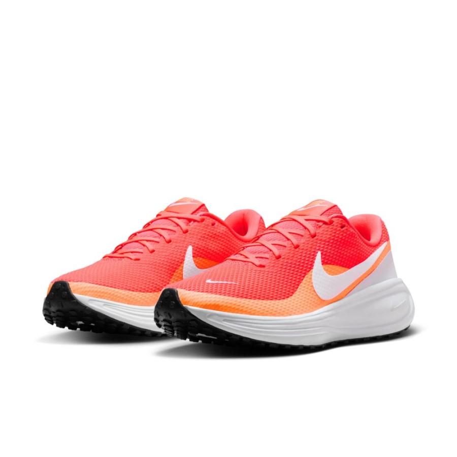 ナイキスニーカー ストロベリーのやつ【新品未使用】 NIKE（ナイキ） スニーカー レディース ナイキレボリューション 8