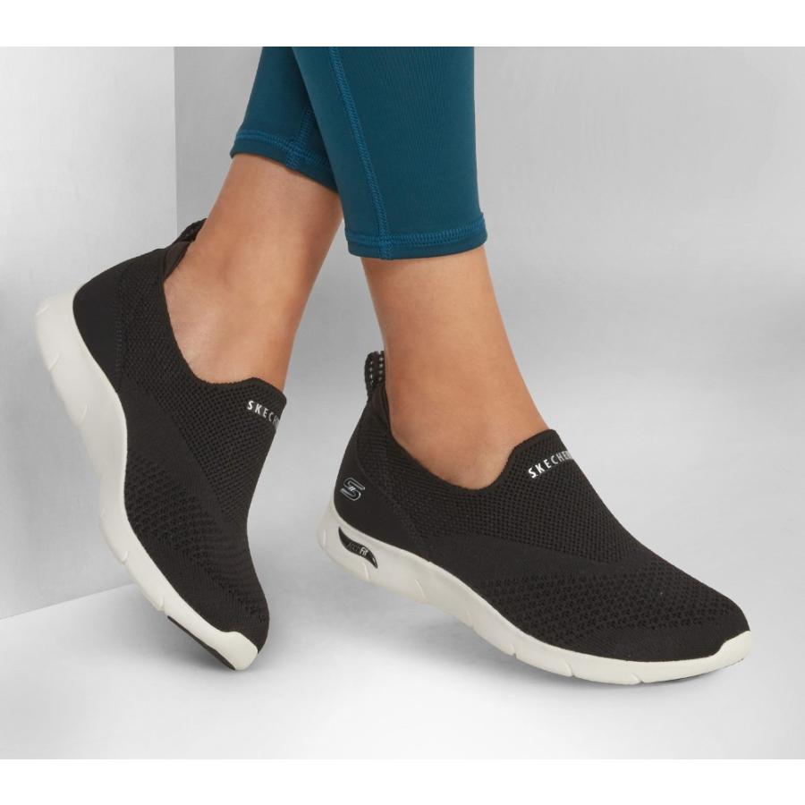 SKECHERS（スケッチャーズ） スリッポン レディース アーチ フィット