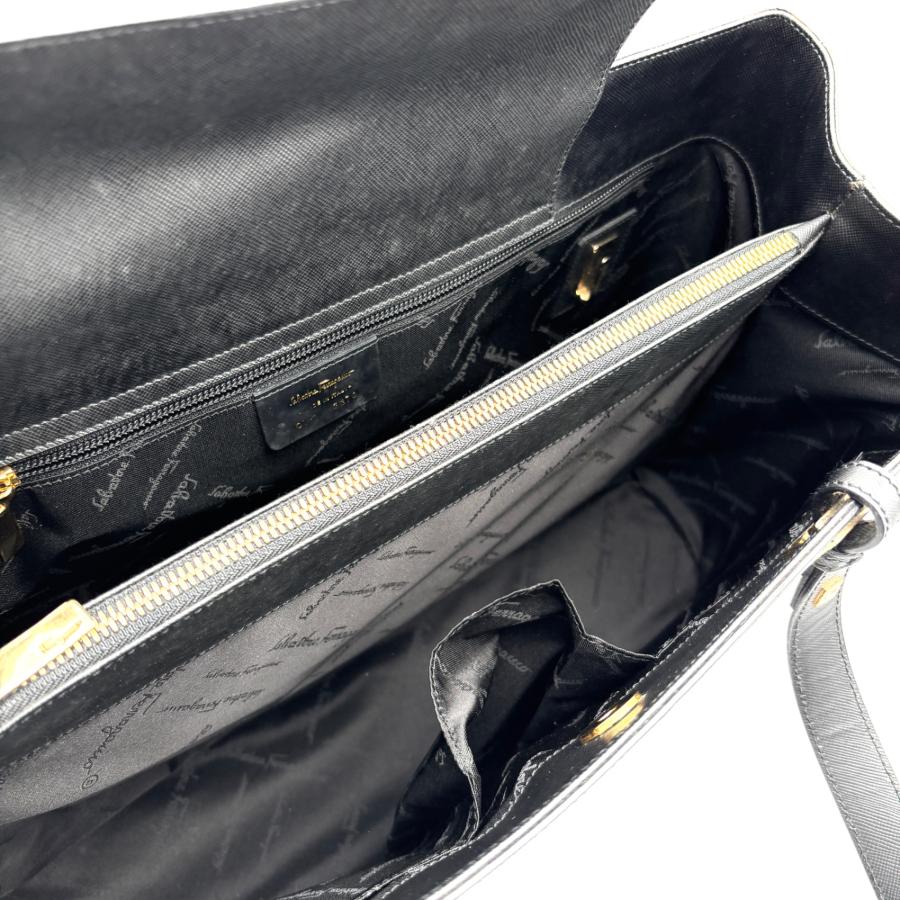 Salvatore Ferragamo サルヴァトーレ フェラガモ ガンチーニ トートバッグ レザー ブラック A4収納 通勤 通学 ビジネス 手提げ 肩掛け 本革 鞄 美品の画像