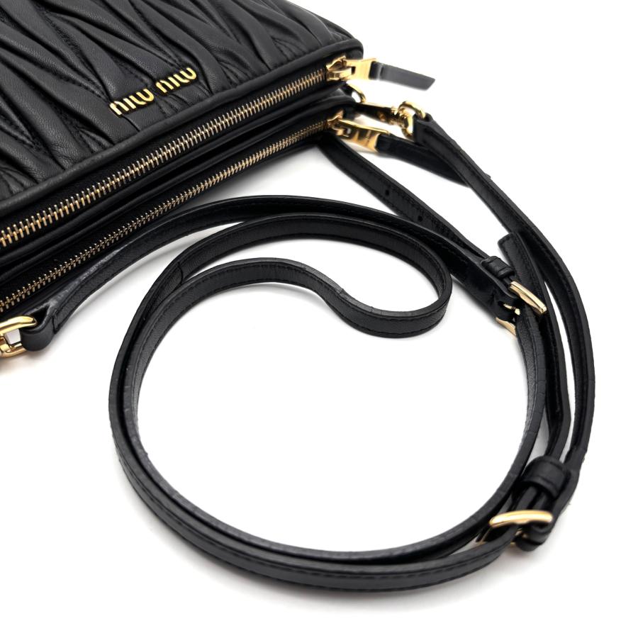 ミュウミュウ miumiu マテラッセ ショルダーバッグ クロスボディ