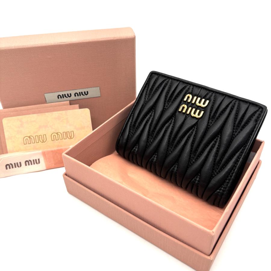 ミュウミュウ miumiu マテラッセ 二つ折り 財布 レザー ブラック 黒