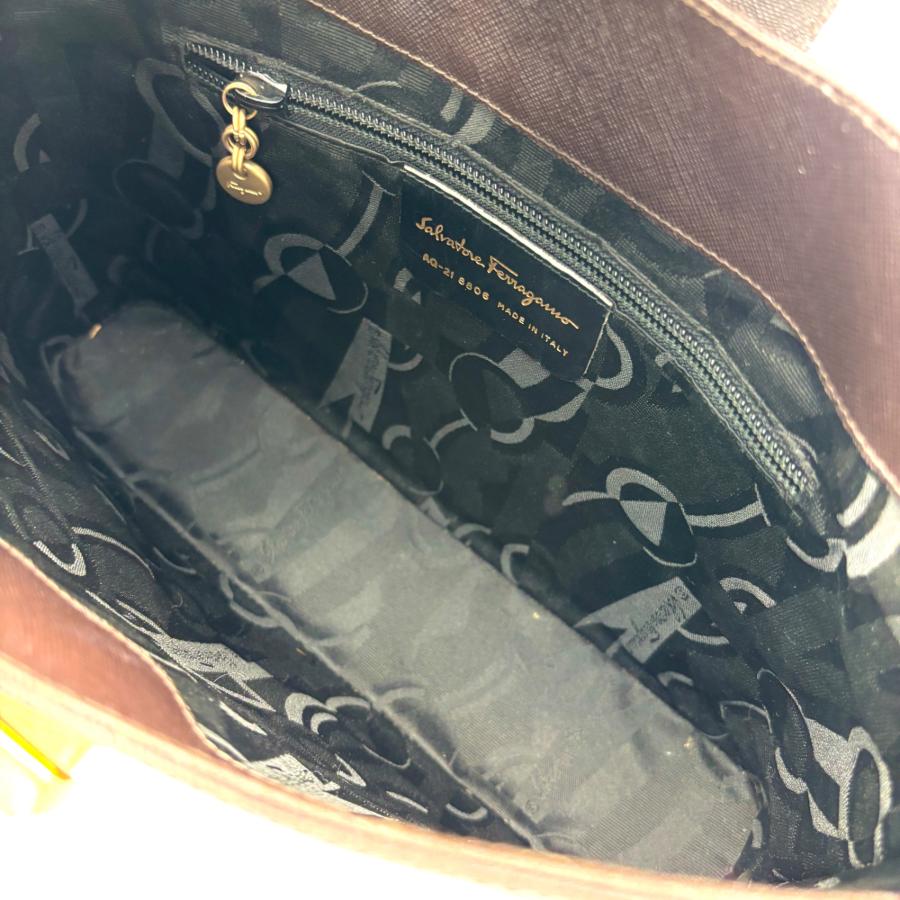サルヴァトーレフェラガモ Salvatore Ferragamo ワンショルダーバッグ