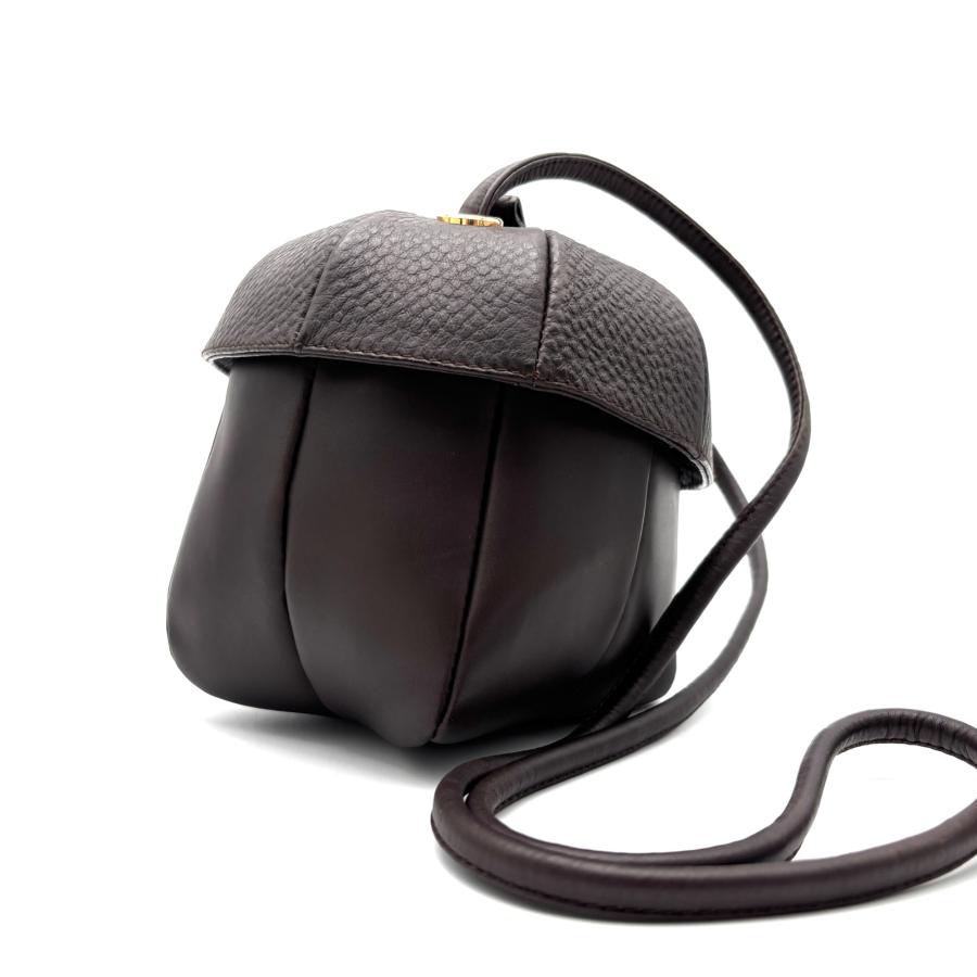 サルヴァトーレフェラガモ Salvatore Ferragamo どんぐりバッグ