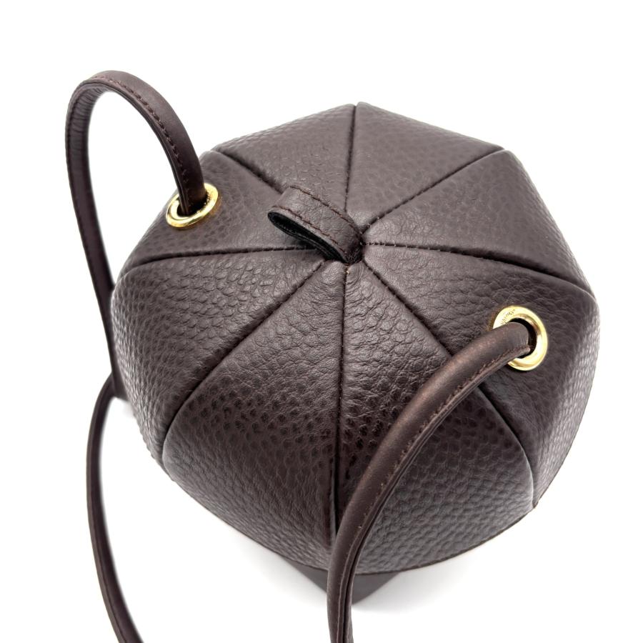 サルヴァトーレフェラガモ Salvatore Ferragamo どんぐりバッグ