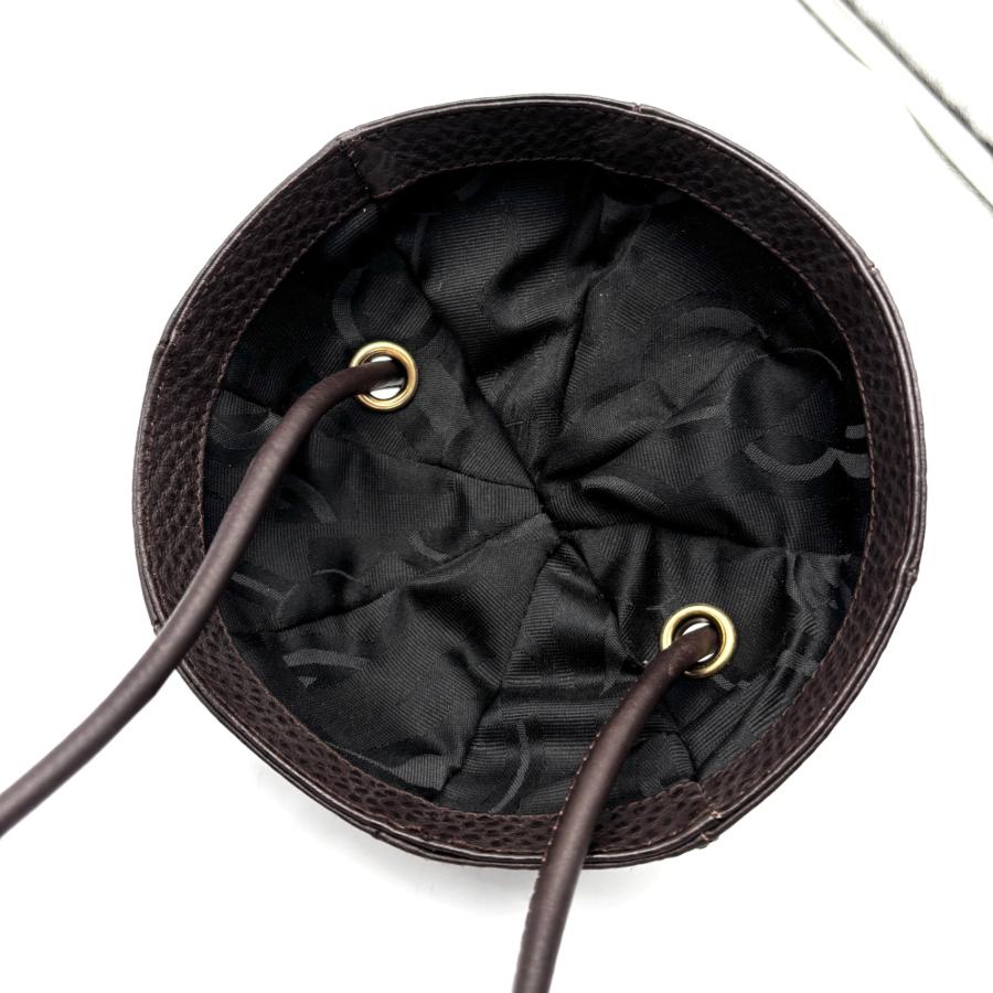 サルヴァトーレフェラガモ Salvatore Ferragamo どんぐりバッグ